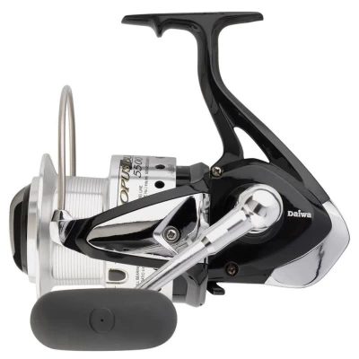 Features of the reel. Rigid metal body and rotor AirBail Twistbuster Infinite-Anti Reverse Micro adjustable front drag ABS aluminium spool Stainless steel main shaft Spare spool supplied Specifications of the reel Model : OPB5500 Gear Ratio : 4.6:1 Weight : 24.2 oz (about 690 gram) Ball bearings : 3 + 1 Line Capacity : 270m / 20lb