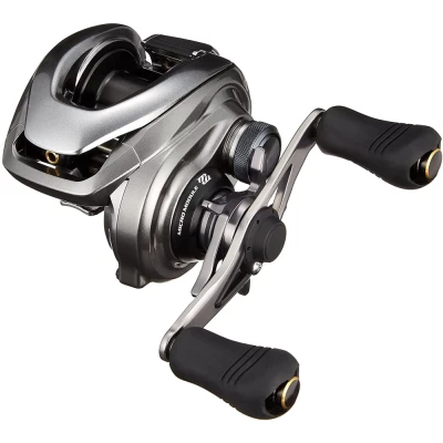 Metanium DC offers anglers the lightweight and versatile performance of Metanium, now with Shimano's flagship DC braking technology. With the ability to fine tune the DC braking system to best match line type and conditions, paramount casting distances can be achieved.
