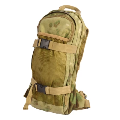Camel bag made of 100% cotton Dimensions: 20 x 10 x 44 cm. Includes 2.5 litre reservoir