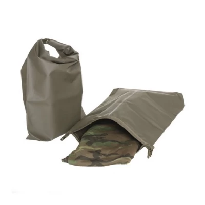The top of this water bag is extra reinforced by a sturdy slightly flexible band. This also allows you to create a handle. Easy to roll up and then conveniently close the click system. This makes this water bag waterproof and keeps your belongings inside the bag dry. When this water bag is folded, it is a compact package. Indispensable during survival and other outdoor activities.