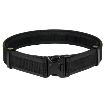 Duty belt from 100% Cordura. The inner strap of this Duty Belt is fully adjustable and has velcro on the outside. This should be removed from the pants through the belt loops. Then you place the Duty Belt that is equipped with velcro on the inside, on top of the inner belt. Because both sides are equipped with velcro, the Duty Belt stays securely and securely in place.